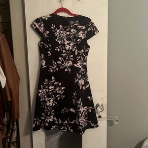 Never worn, Vince Camuto Aline dress.